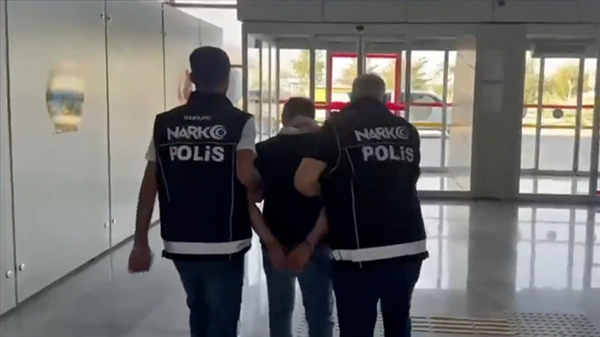 Zehir tacirleri yakalandı