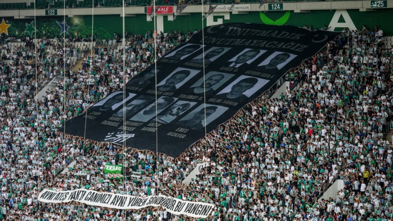 Bursaspor ile Eskişehirspor doğa için dostluk maçı yaptı