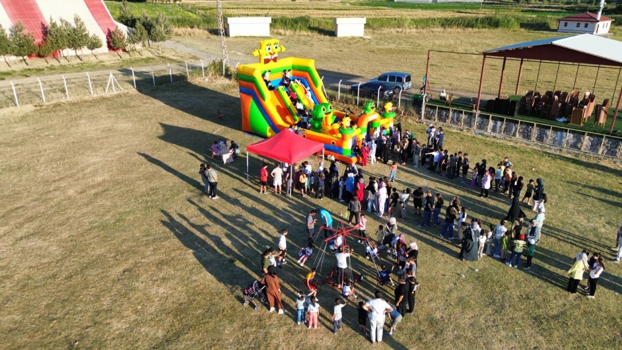 Akıncılar'da yaz Kur'an kursları çocuk şenliği düzenlendi