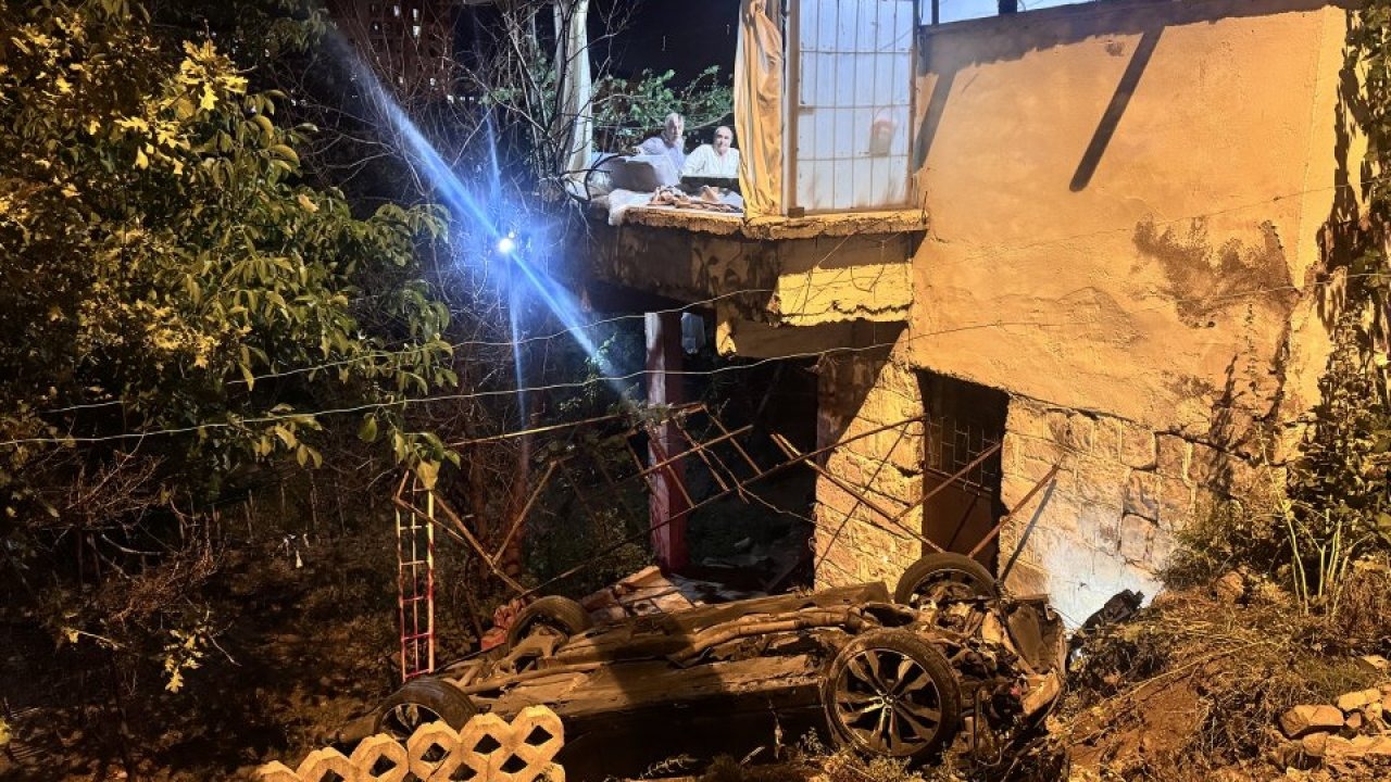 Kayseri'de müstakil evin bahçesine düşen otomobilin sürücüsü yaralandı