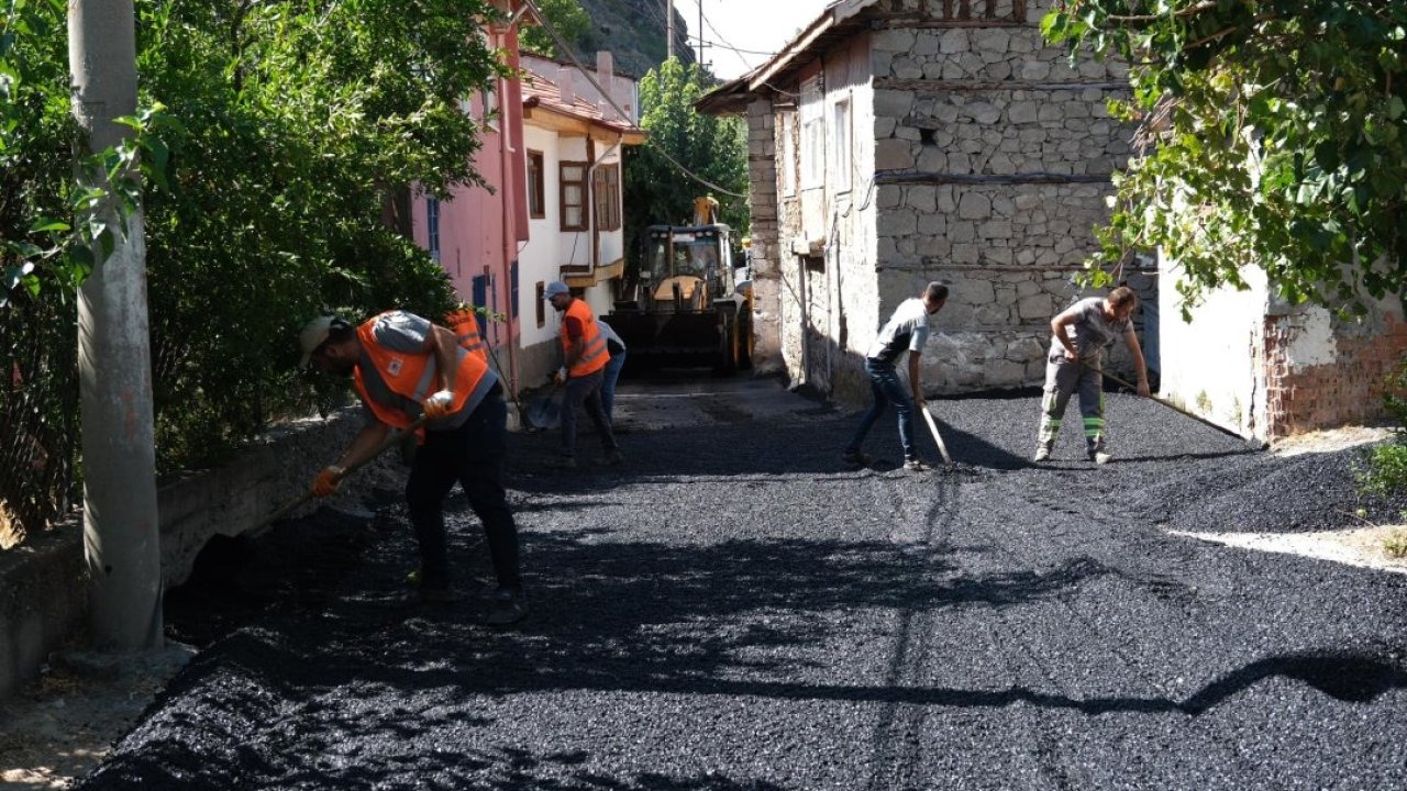 Güdül&#039;de yol çalışmaları sürüyor