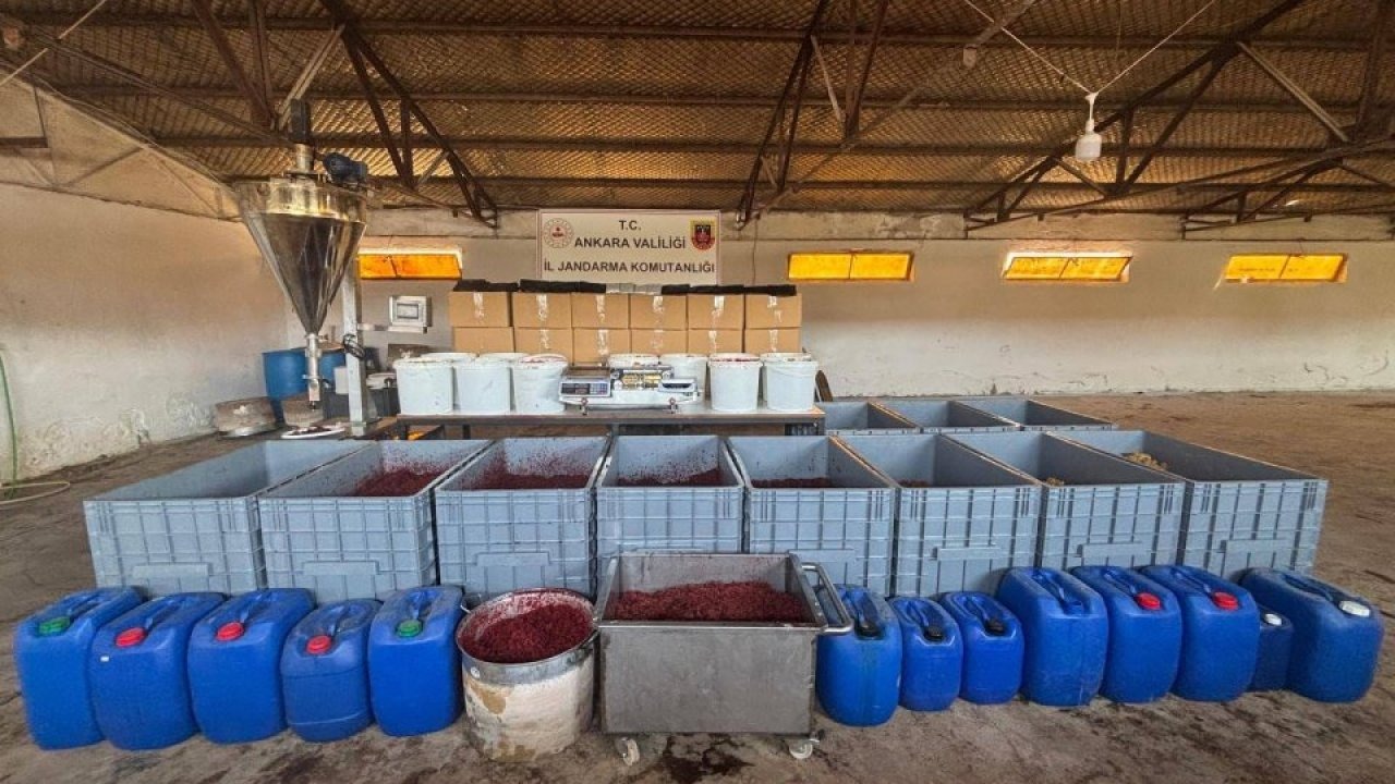 Başkentte 4,5 ton kaçak nargile tütünü ele geçirildi, 3 şüpheli gözaltına alındı