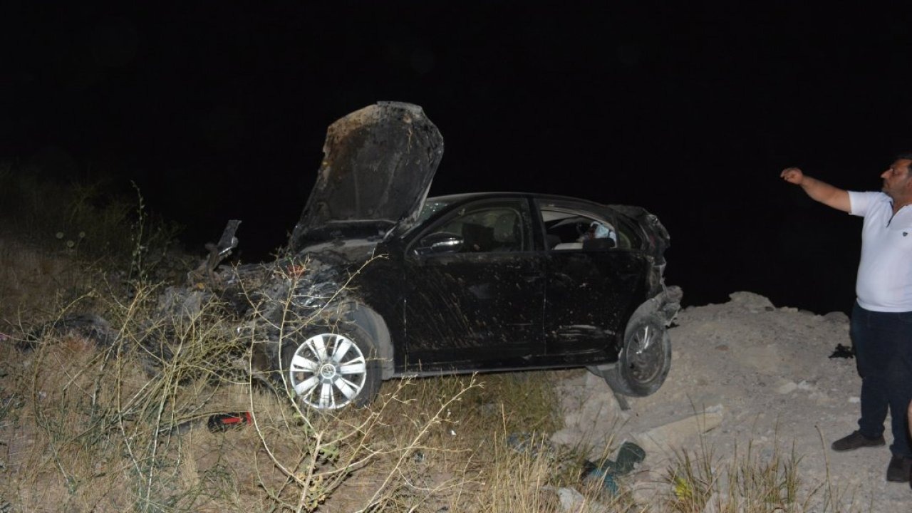 Sivas&#039;ta devrilen otomobildeki 5 kişi yaralandı