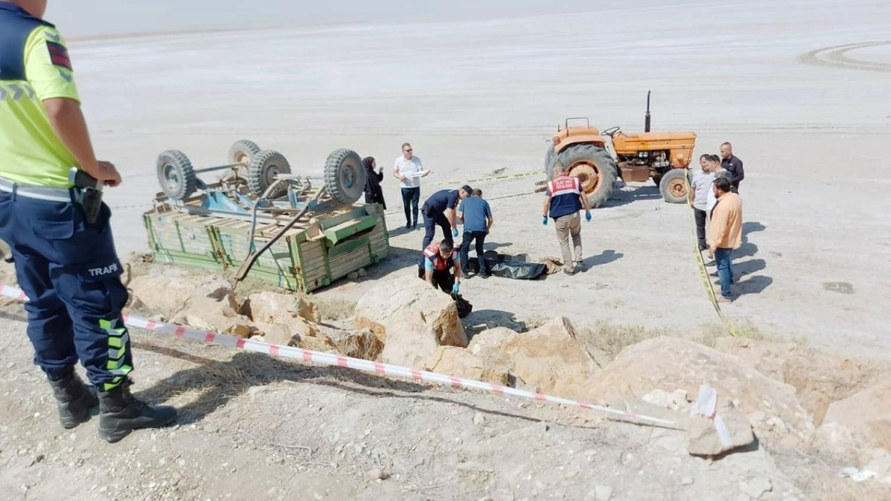 Konya'da traktörden ayrılan römorkun devrilmesi sonucu 1 kişi öldü, 3 kişi yaralandı