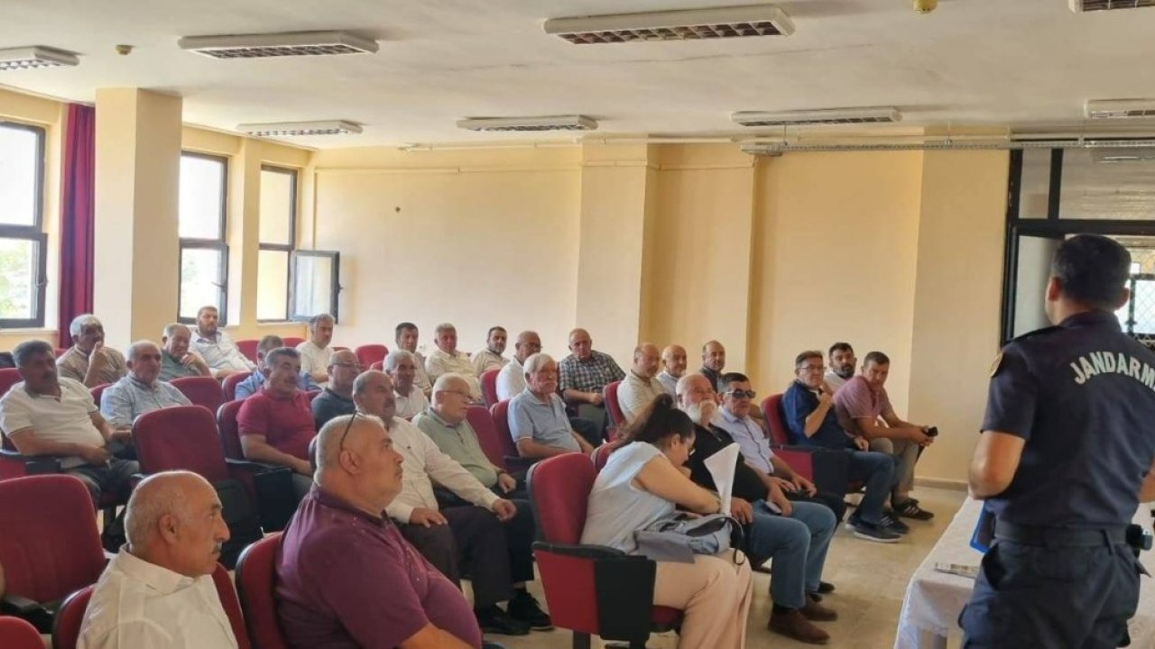 Kırşehir'de jandarma ekipleri muhtarlarla bir araya geldi