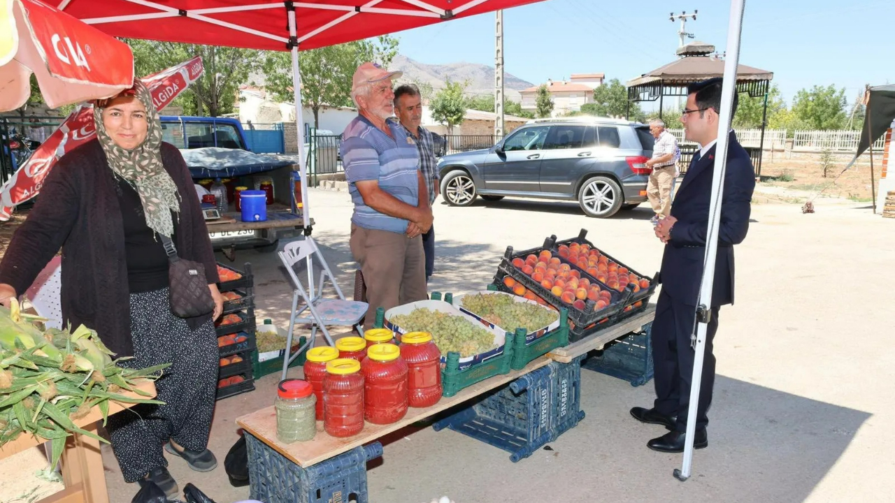 Kaymakam Albayrak halkla iç içe