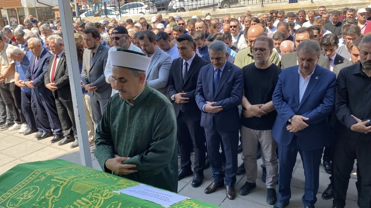 BBP Genel Başkanı Destici, Yozgat&#039;ta cenaze törenine katıldı