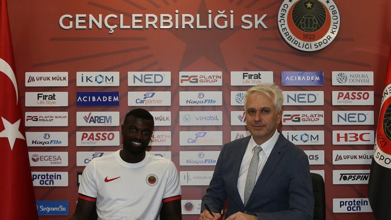 Gençlerbirliği, Senegalli golcü M'Baye Niang ile sözleşme imzaladı