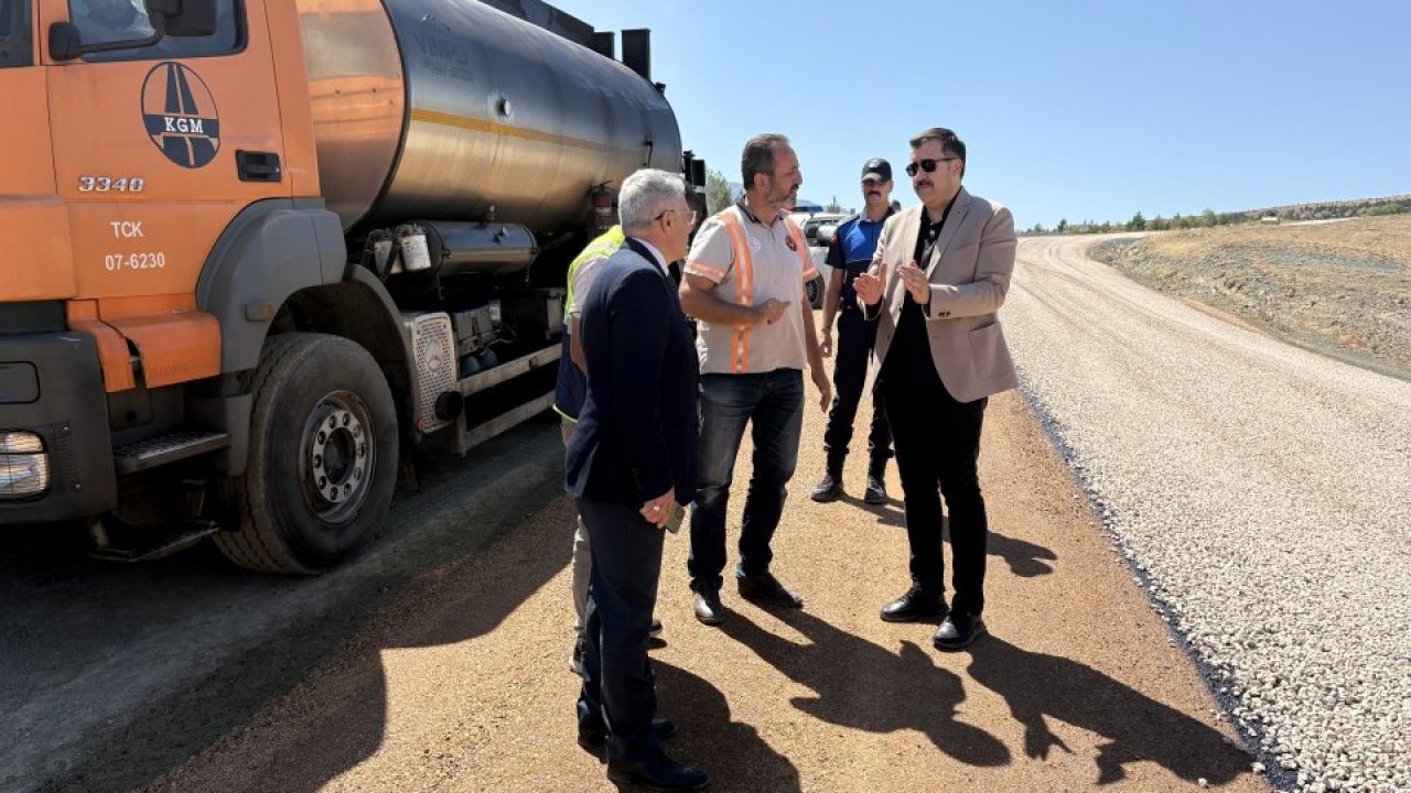Suşehri'nde Karşıyaka Tabiat Parkı yolunda asfaltlama çalışması yapıldı