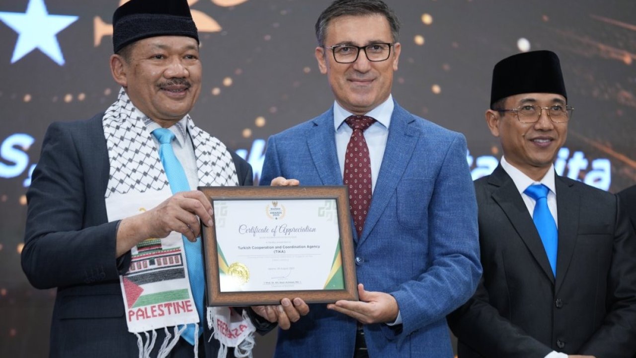 TİKA, Endonezya&#039;da &quot;Uluslararası En İyi Kurumsal Partner&quot; ödülünü kazandı