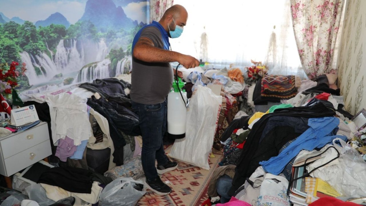 Eskişehir&#039;de müstakil evden 1 ton çöp çıkarıldı