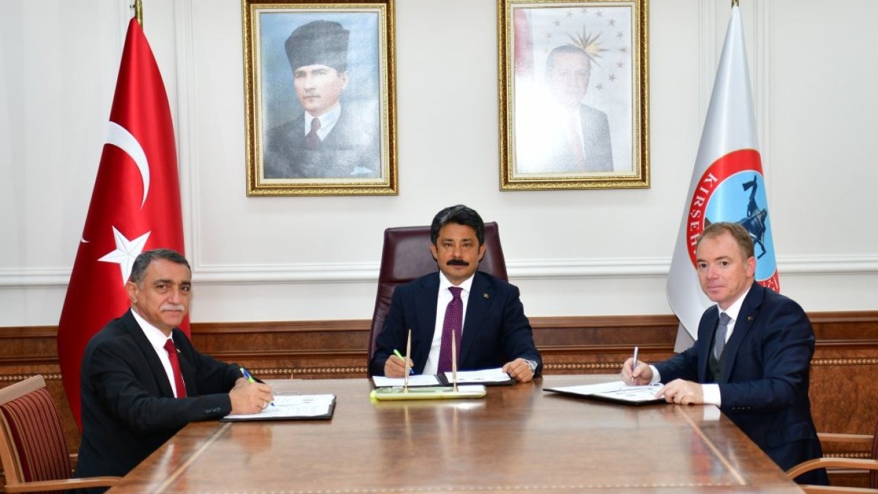 Kırşehir&#039;de &quot;Muharrem Ertaş Güzel Sanatlar Müzik Ortaokulu&quot; için işbirliği protokolü imzalandı