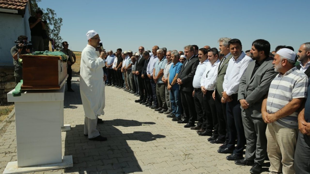 BBP Genel Başkanı Destici, Eskişehir&#039;de cenaze törenine katıldı