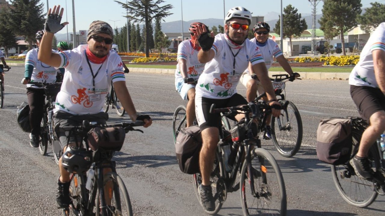Beyşehir Gölü kenarında düzenlenen bisiklet festivali başladı