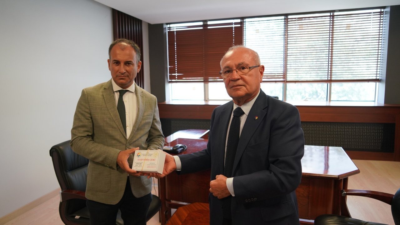 Polatlı Ticaret Borsası kırtasiye yardımında bulundu