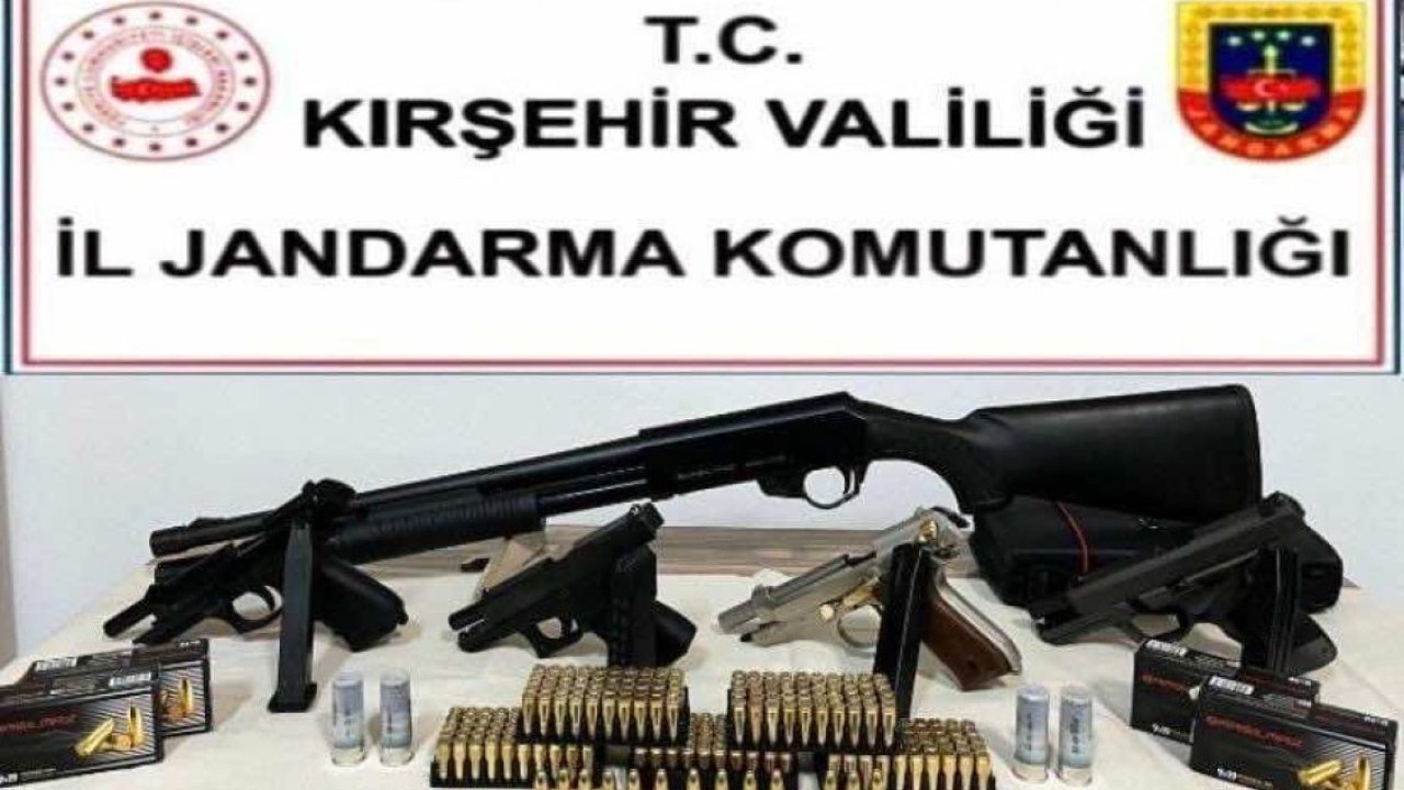 Kırşehir'de ruhsatsız silah taşıyan 5 zanlı yakalandı
