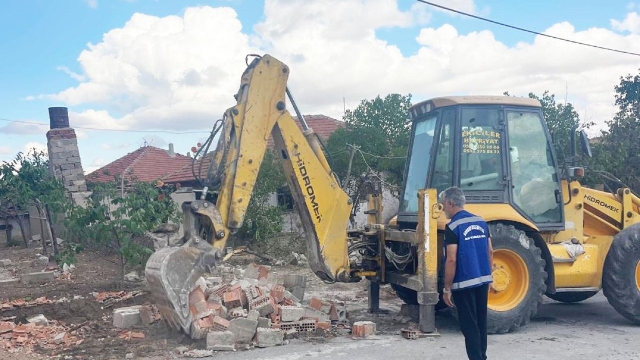 Sorgun'da kaçak yapılar yıkılıyor