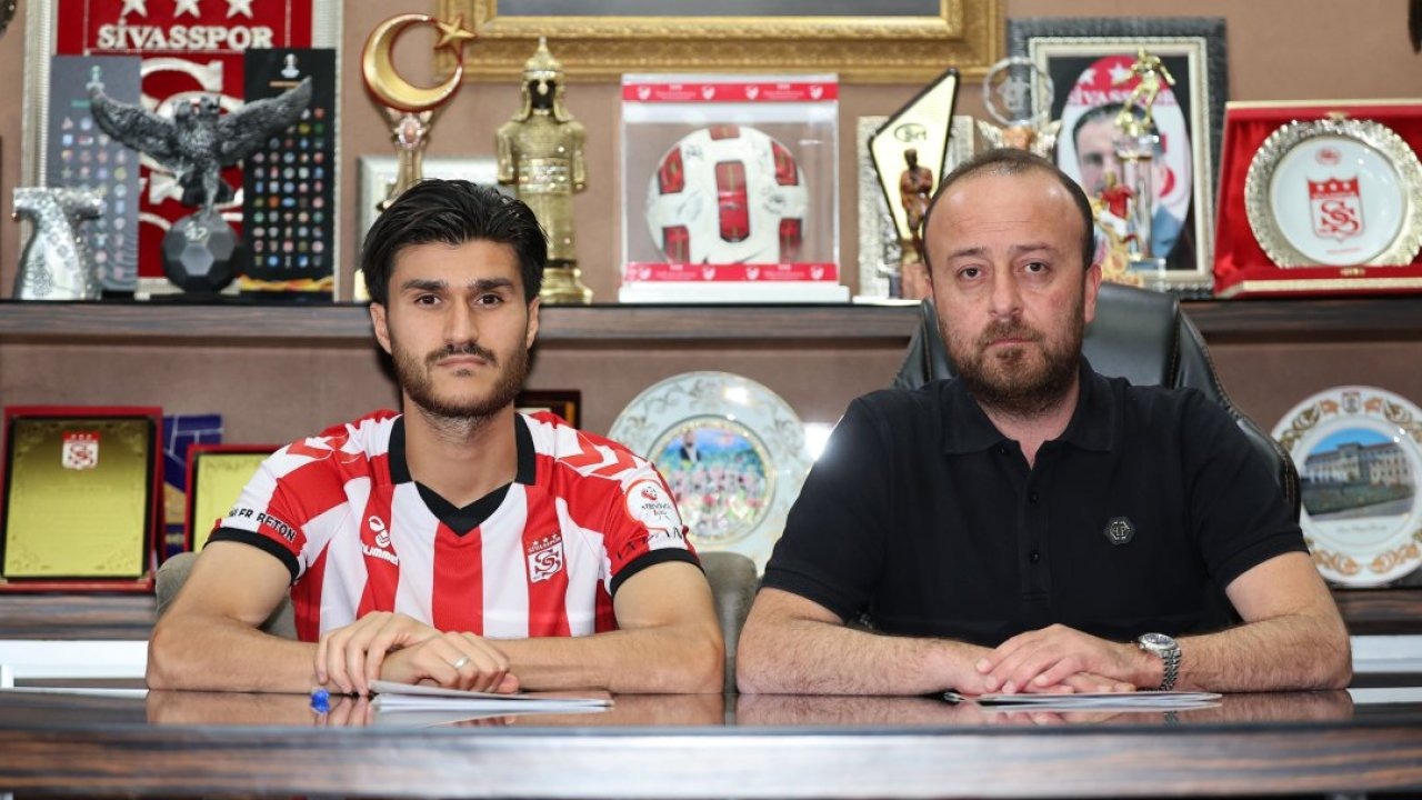 Sivasspor, Yusuf Cihat Çelik&#039;i transfer etti