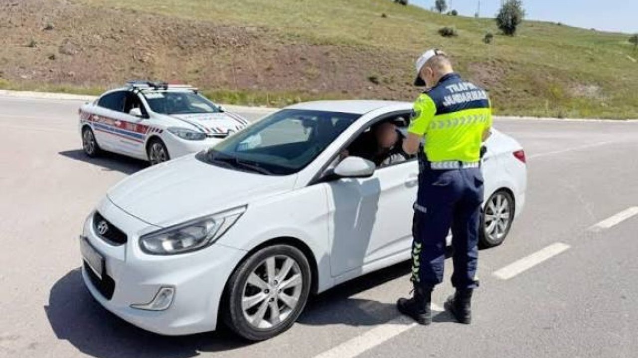 Yozgat&#039;ta uyuşturucu madde etkisinde araç kullandığı belirlenen sürücünün ehliyetine el konuldu