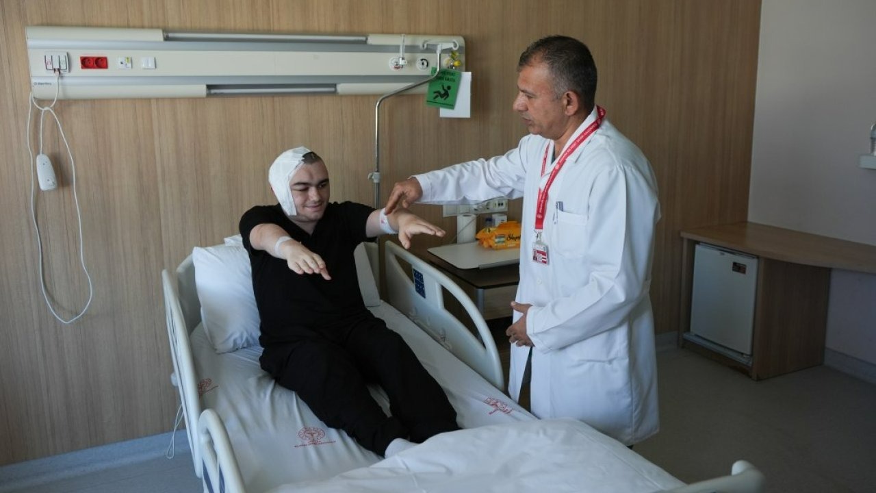 Moyamoya hastası Ömer Asaf, başarılı operasyonlarla hastalığını yendi