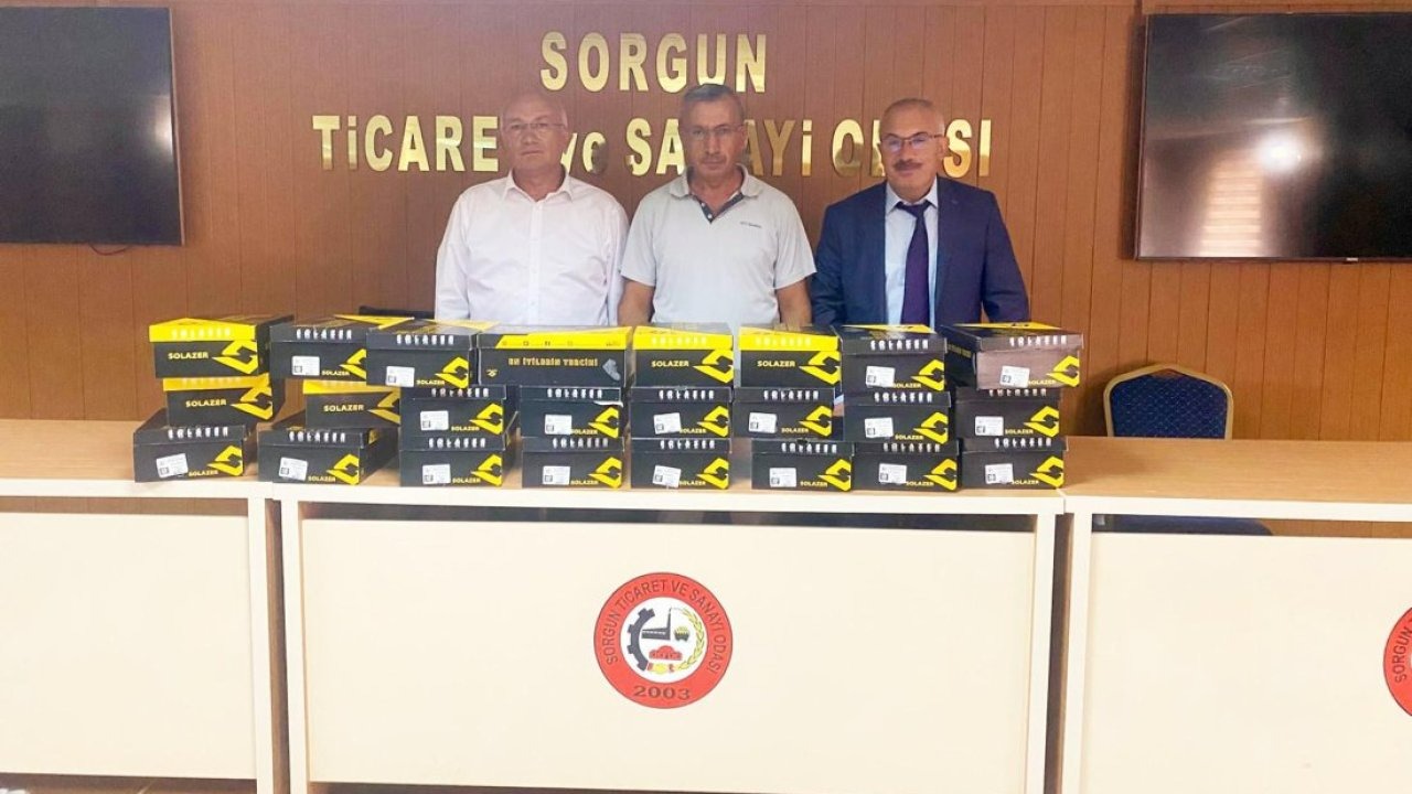 Sorgun TSO'dan  381 öğrenciye ayakkabı yardımı