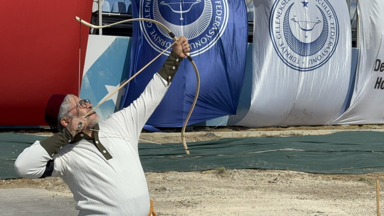 Geleneksel okçulukta Celaleddin Karatay Menzil Türkiye Şampiyonası Konya'da başladı