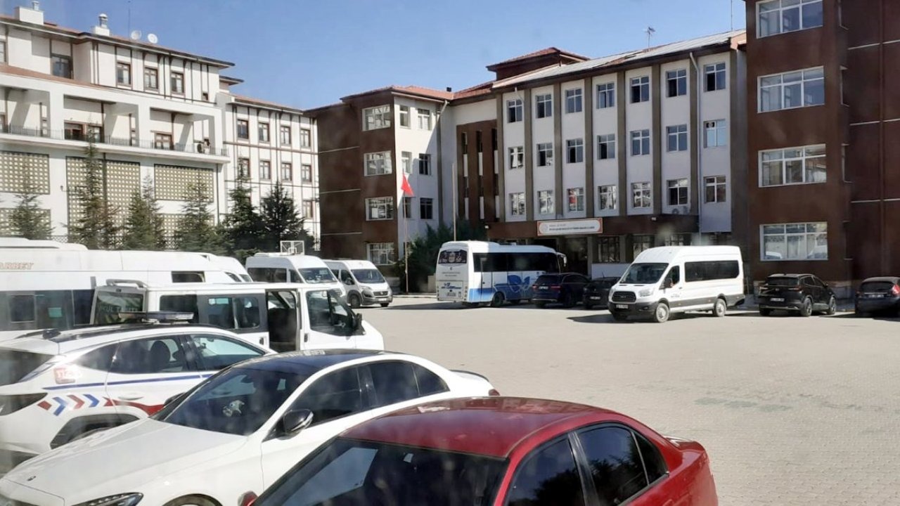 Beypazarı'nda servis araçları denetlendi, sürücülerine seminer verildi