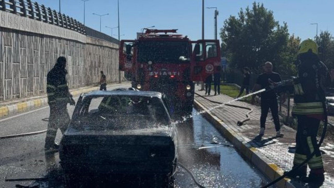 Sivas'ta seyir halindeki otomobilde çıkan yangında sürücü yaralandı