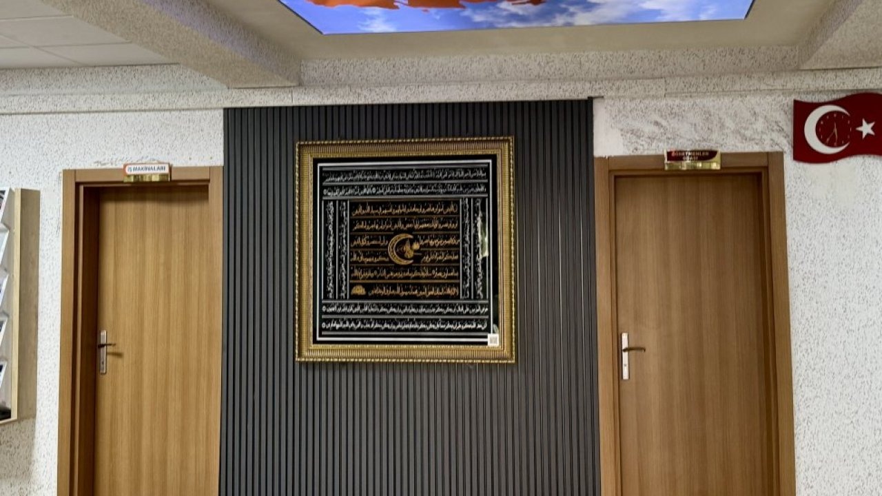 "Ahi Sancağı" 7 ay süren hassas çalışmayla cama işlendi