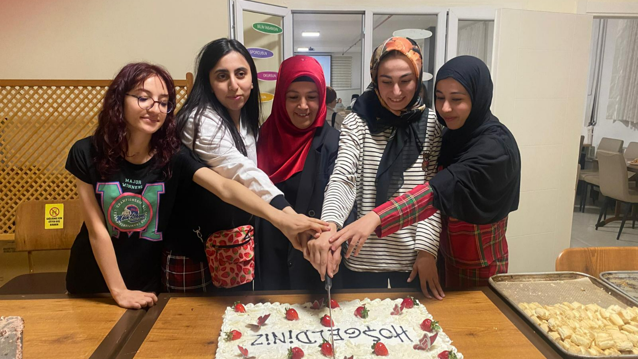 Yurtlarda iletişim köprüsü kuruluyor