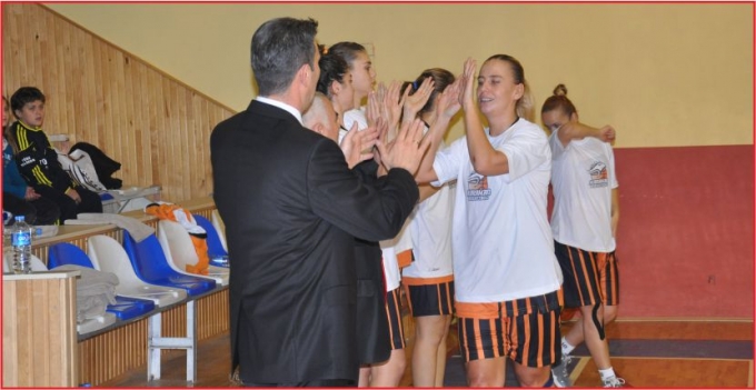 ZİRVEDEKİ TAKIMLAR YERLERİNDE KALDI