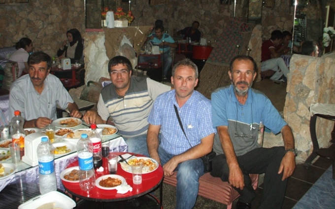 ECZANE TEKNİSYENLERİ İFTARDA BULUŞTU