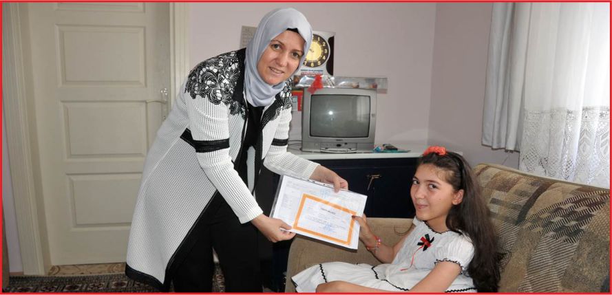 EVDE EĞİTİM GÖREN ÖĞRENCİLERE SÜRPRİZ ZİYARETLER