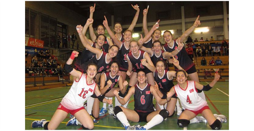 YILDIZ KIZLAR\&#039;DAN BRONZ MADALYA