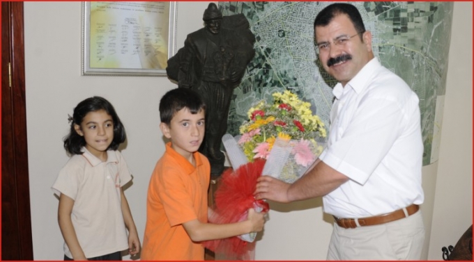 MİNİK ÖĞRENCİLERDEN İLKÖĞRETİM HAFTASI ZİYARETİ