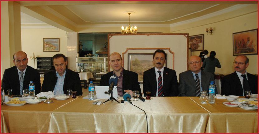 “TÜRK DEMOKRASİSİ YILLARDIR FARELERLE VE BÖCEKLERLE UĞRAŞIYOR”