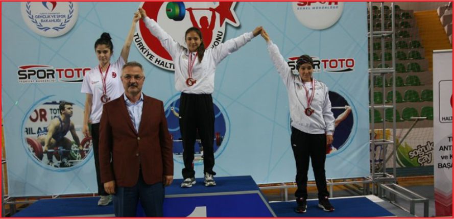 KARAMANLI HALTERCİLERDEN BÜYÜK BAŞARI