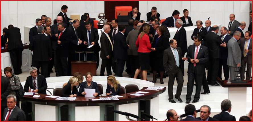 YEREL SEÇİMLER ÖNE ÇEKİLİYOR