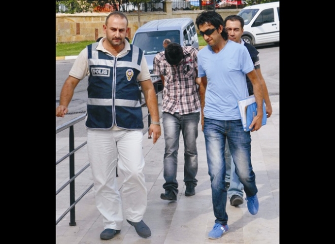 İP MERDİVENLİ HIRSIZ GİRDİĞİ EVDE SUÇÜSTÜ YAKALANDI