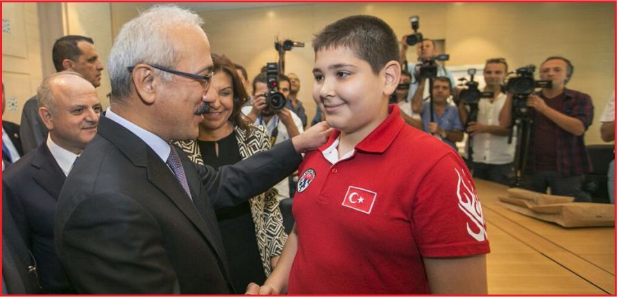 LÜTFİ ELVAN’DAN ÖZENİR’E ÖDÜL!