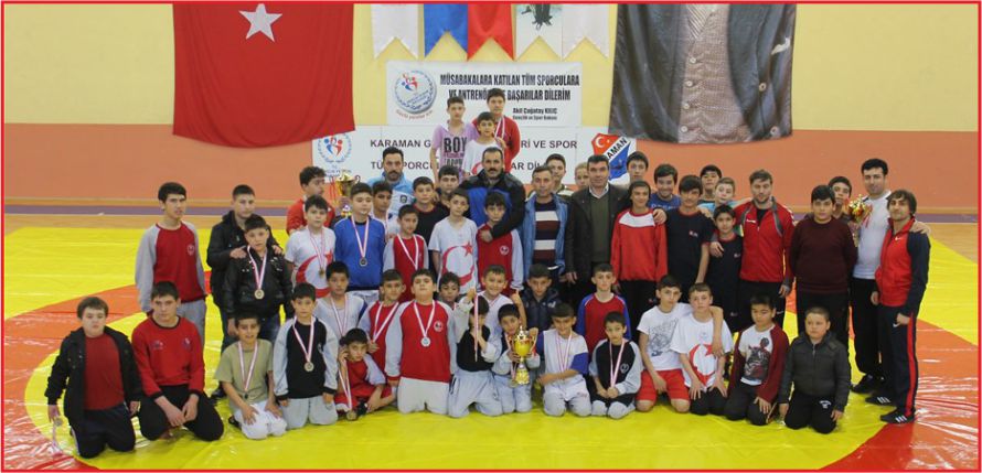 YILDIZ PEHLİVANLAR MİNDERDE BOY GÖSTERDİ