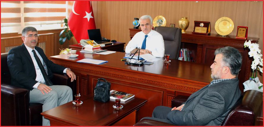 AKADEMİSYENLER VE EĞİTİMCİLER LİSE ÖĞRENCİLERİYLE BULUŞUYOR