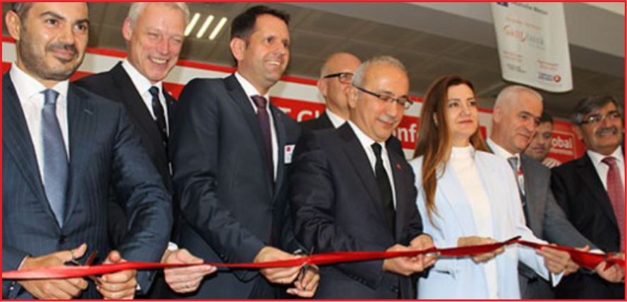 CeBIT KURUMSAL DÜNYA’YA KAPILARINI AÇTI