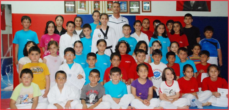 BALKAN TAEKWONDO ŞAMPİYONASIN\&#039;DA KARAMAN RÜZGARI