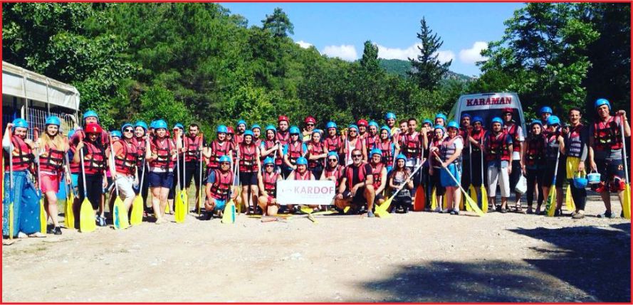 KARDOF'LA KÖPRÜLÜ KANYONDA RAFTİNG KEYFİ