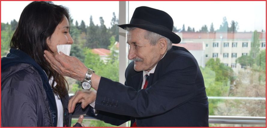 GENÇLİK MERKEZLERİNDEN 'BAYRAM' ÇIKARMASI