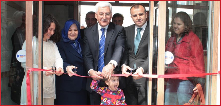 “Hatuniyedeyim” Konulu Resim Sergisi