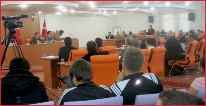 ÖĞRENCİLERE DEMOKRASİ EĞİTİMİ