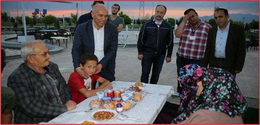 BELEDİYE’DEN ÖKSÜZ VE YETİMLERE İFTAR YEMEĞİ