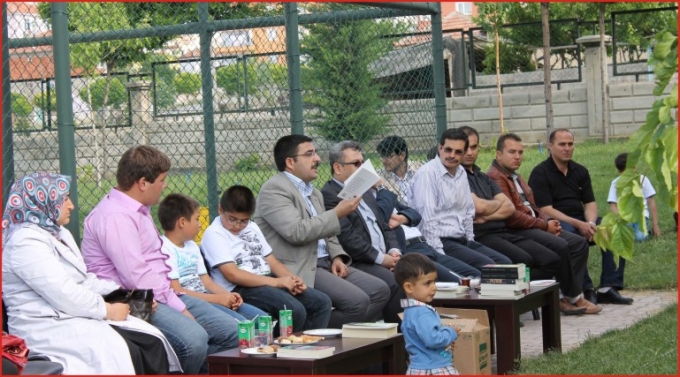 “KİTAP HAYATTIR”